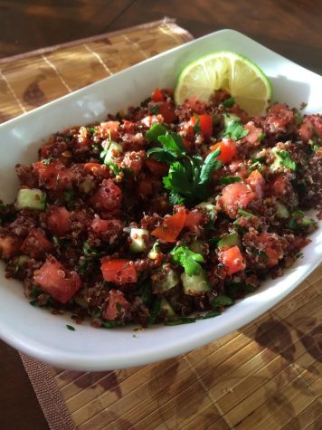 ​Having my favorite quinoa salad for lunch. I only needed  five ingredients for repairing this salad. Cooked quinoa, chopped cucumbers, tomatoes, parsley, lemon juice, salt and pepper and my lunch was served. ​ 