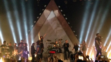 Bastille closes the show with "Pompeii." Dan Smith brought Grizfolk and Ella Eyre back on stage.  