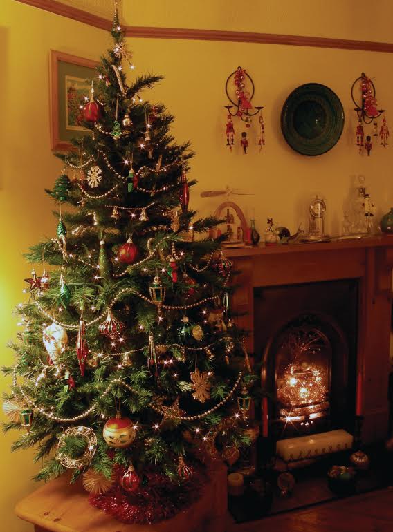 A+traditional+Christmas+tree.