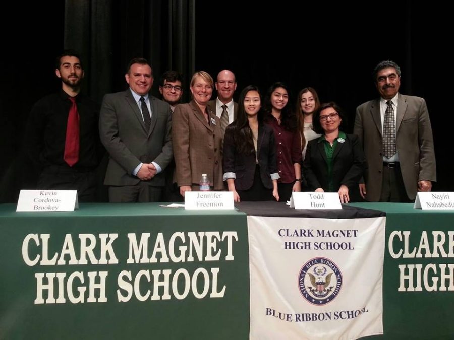 Student+panelists+and+GUSD+School+Board+candidates+at+the+school+board+candidate+debate.
