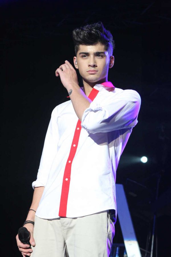 Zayn+Malik%2C+one+of+the+five+original+members+of+One+Direction%2C+has+left+the+band.%0A