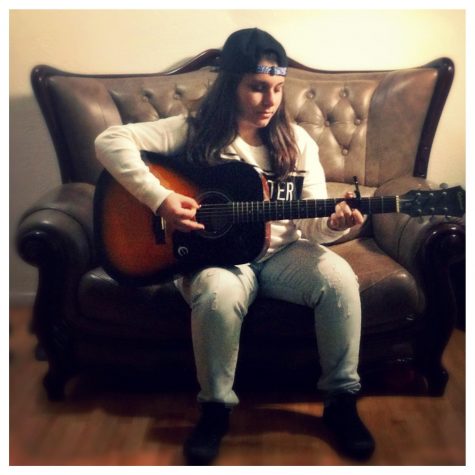 Nareh Abramian has been playing the guitar for over 4 years. 