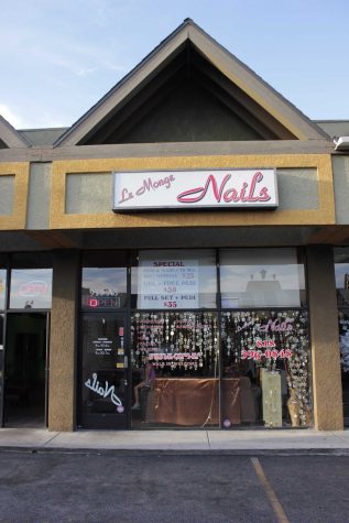 The outside of Melania Mirzoian's salon, Le Monge Nail Salon. 