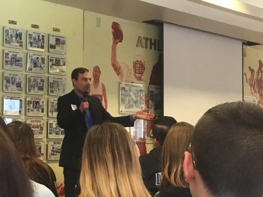 Guest speaker Paul Fejtek gives students advice on how to reach their own goals. 