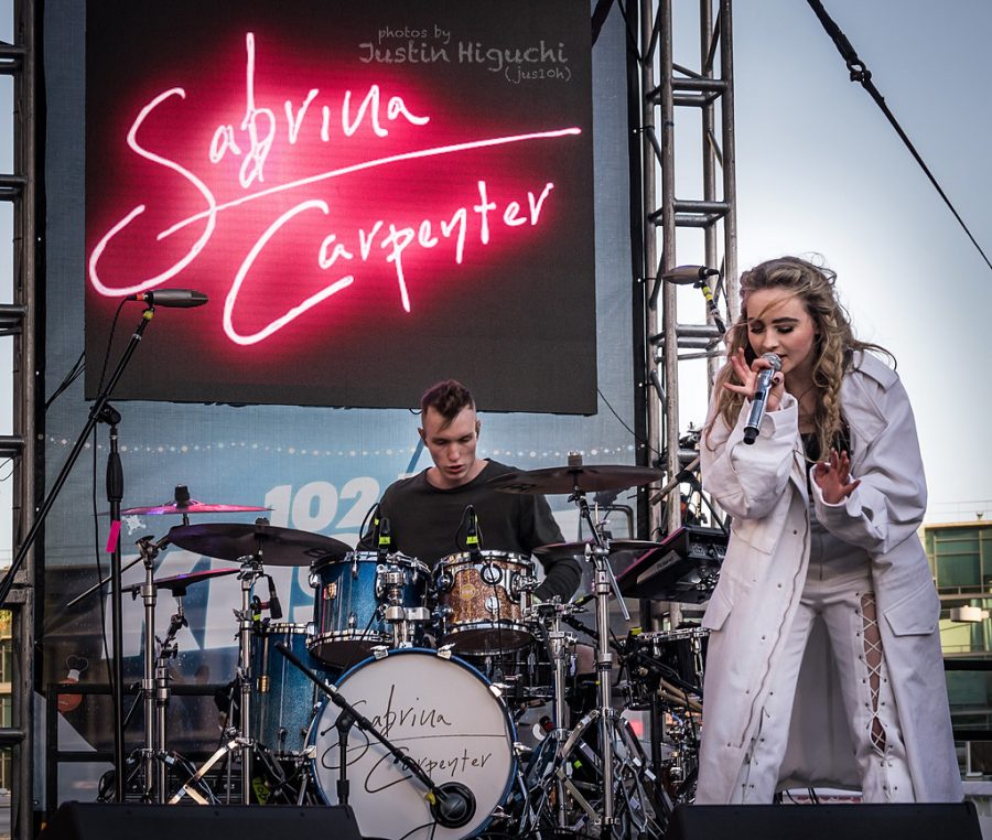 Singer+and+actress%2C+Sabrina+Carpenter%2C+performs+at+the+102.7+KIIS+FM+Jingle+Ball+Village+in+2016.