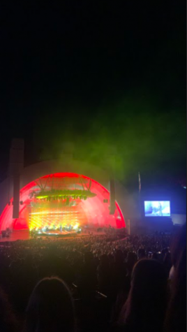 The Hollywood Bowl was ignited by red flashing lights. 