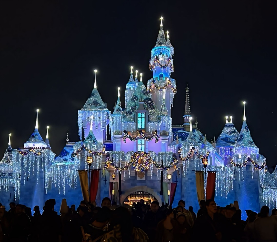  Disneyland’s Sleeping Beauty Castle decorated for the holidays.  
