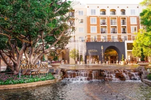 Aritzia popped up at The Americana and quickly became a favorite.